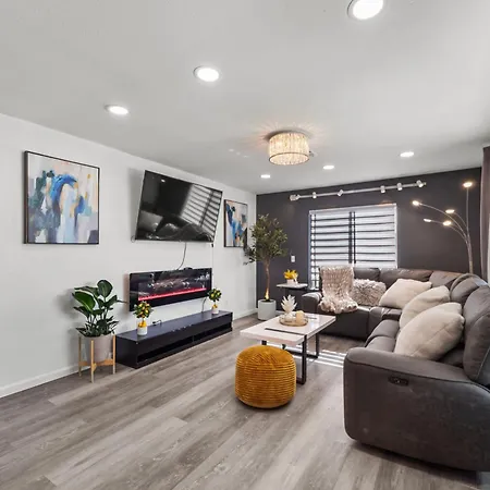 Super Spacious Family Vacation House!
